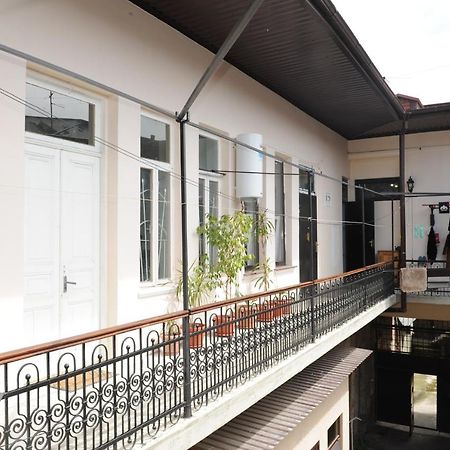 Apartment On Prospekt Mira 71 Sukhumi Exterior foto