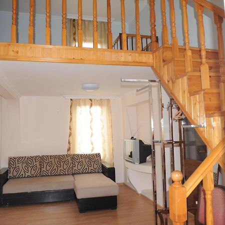 Apartment On Prospekt Mira 71 Sukhumi Exterior foto