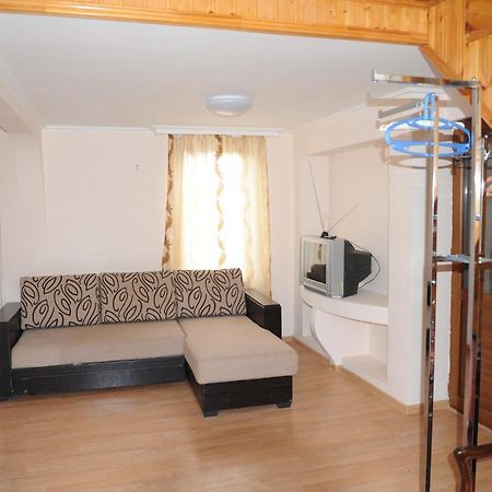 Apartment On Prospekt Mira 71 Sukhumi Exterior foto