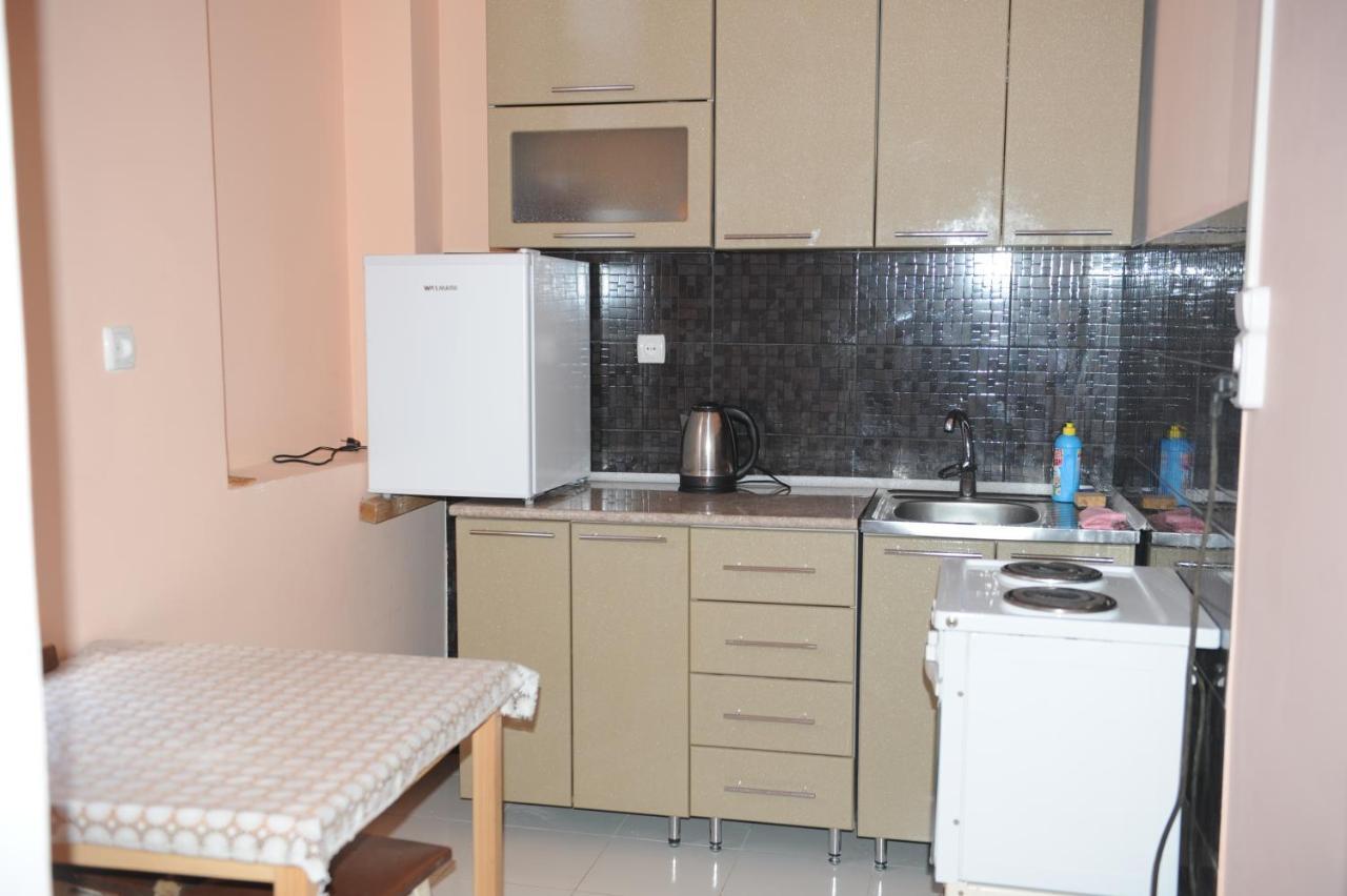 Apartment On Prospekt Mira 71 Sukhumi Exterior foto
